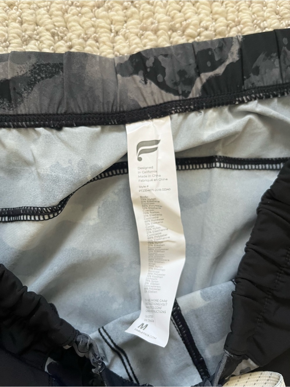 Fabletics Men’s Camo Print Joggers Sz Medium - Picture 4 of 5